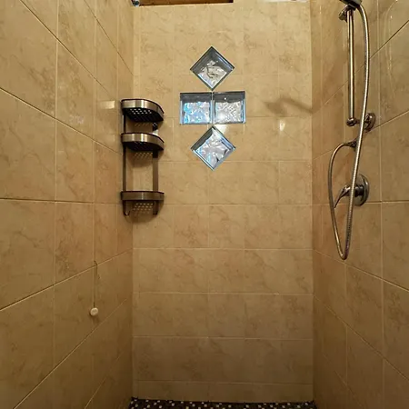 Mezzano 3*